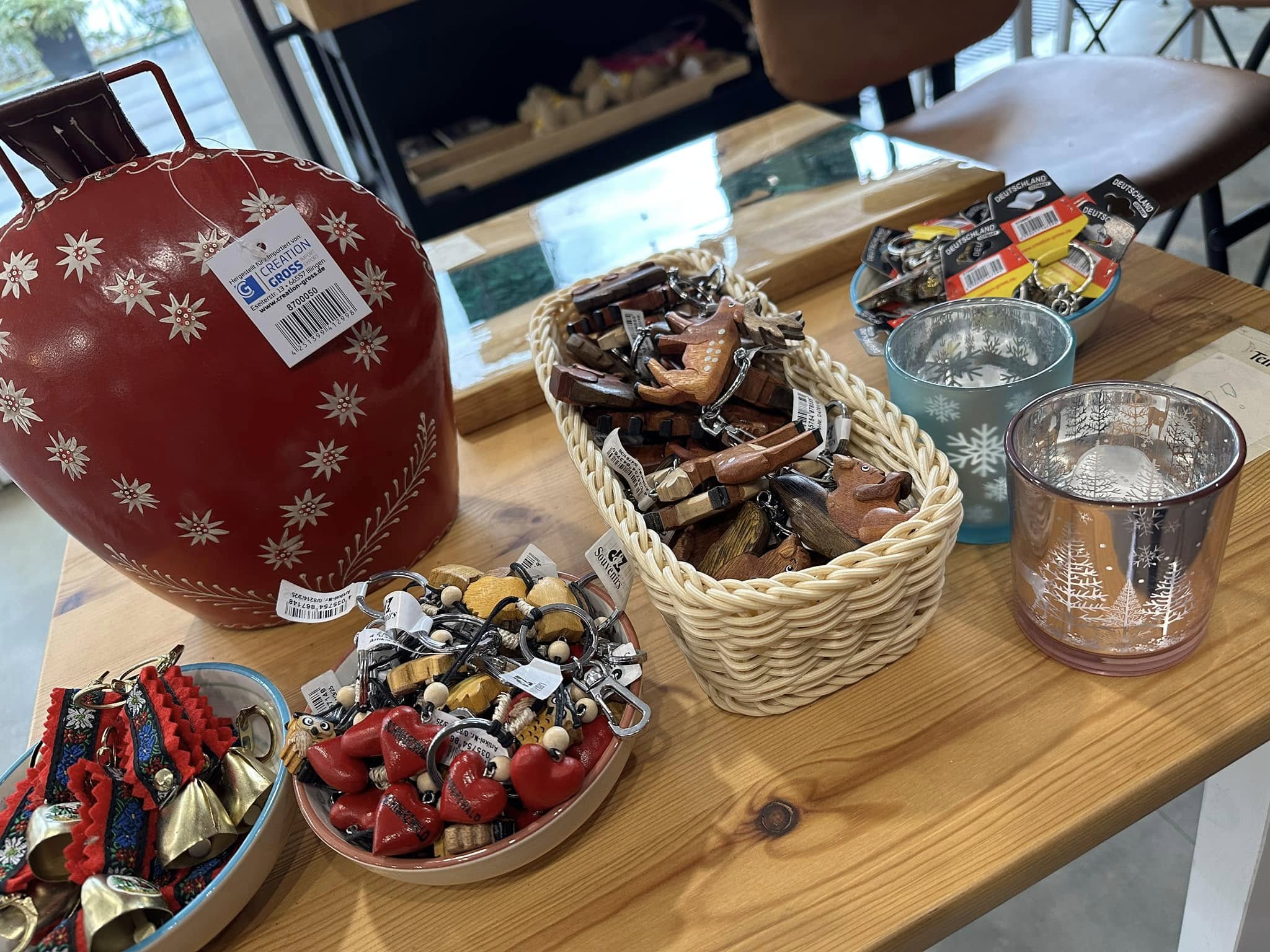 Traditionelle Accessoires und handgefertigte Artikel
